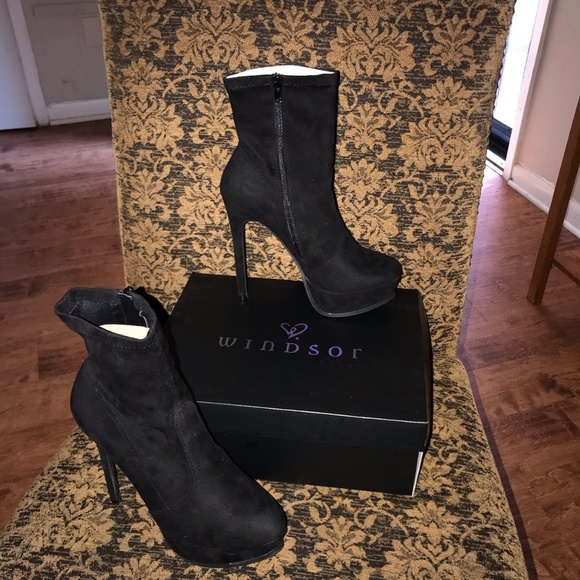 Black Platform Booties - Picture 1 of 1